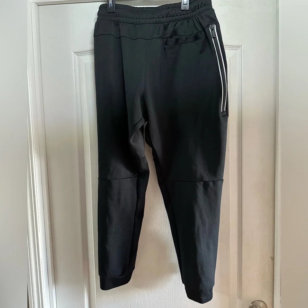 Nike Tribute Black Athletic Joggers Size XL - Picture 2 of 4